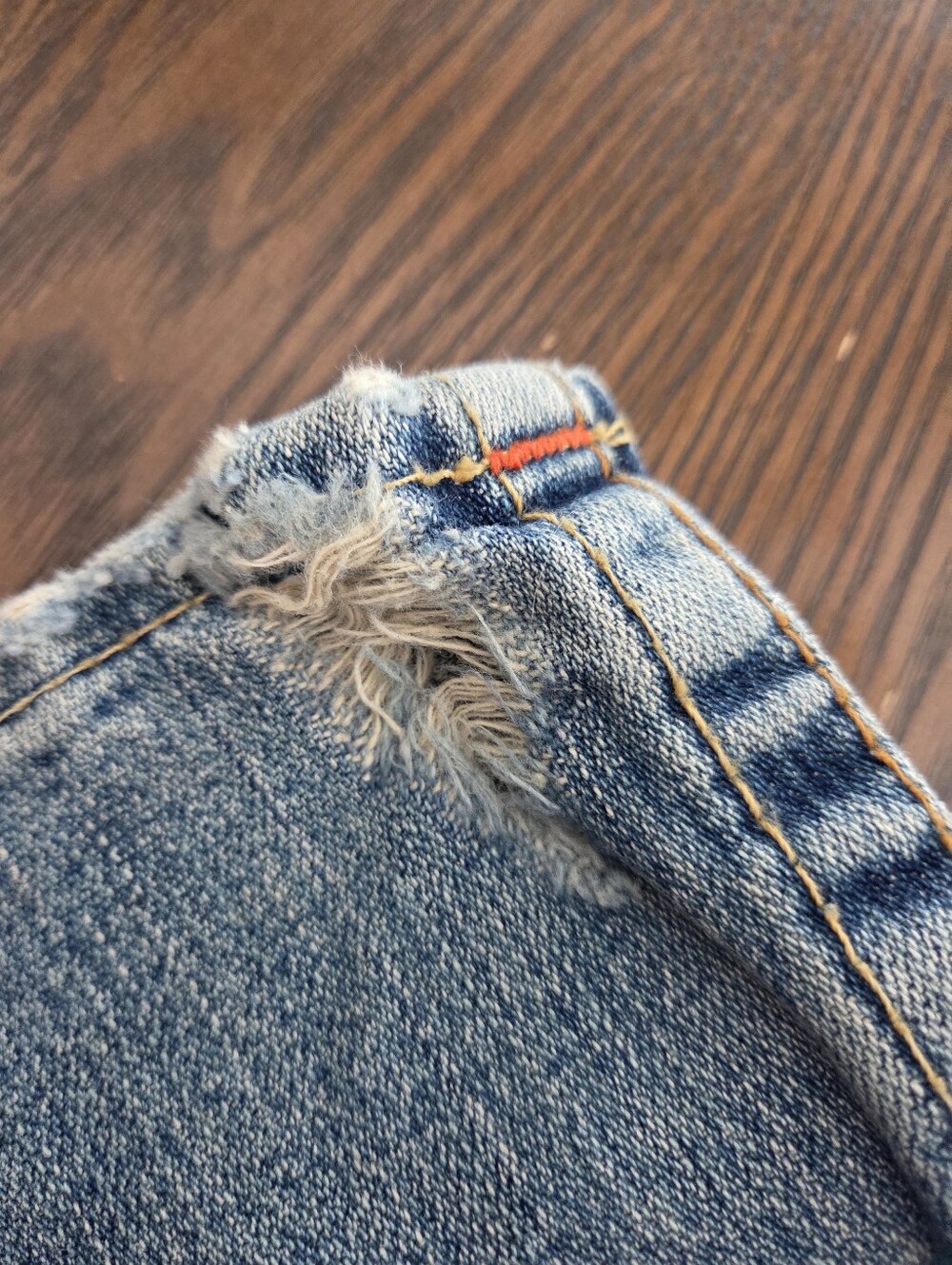 Women's Vintage True Religion Bobby Light Wash Distressed Jeans Size 32 - Picture 9 of 9